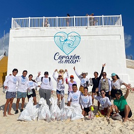 Limpiando nuestras playas en el caribe mexicano
