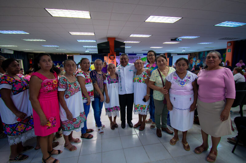 Realizan Encuentro en beneficio de las mujeres mayas
