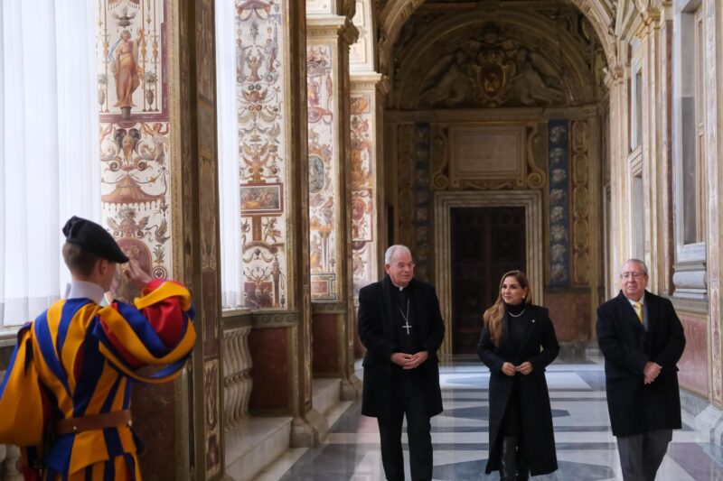 En el Vaticano, Mara Lezama se reúne con Mons. Edgar Peña