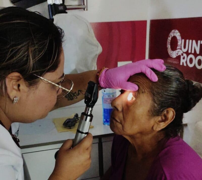 Caravanas de Salud ofrecen servicios médicos y vacunación