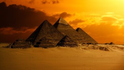 Sol en piramides de Egipto 