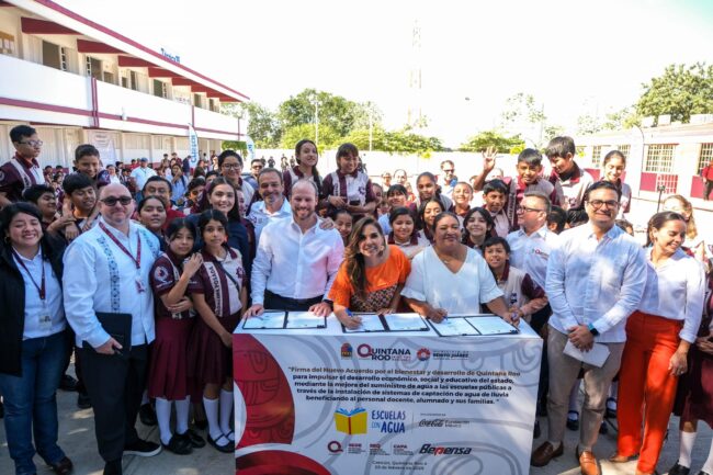 Ponen en marcha el proyecto “Escuelas con Agua” Mara Lezama y Rodrigo Feria, una iniciativa de Fundación Coca Cola México