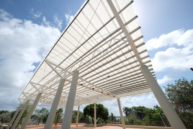 Inaugura Mara Lezama plaza artesanal en Bacalar