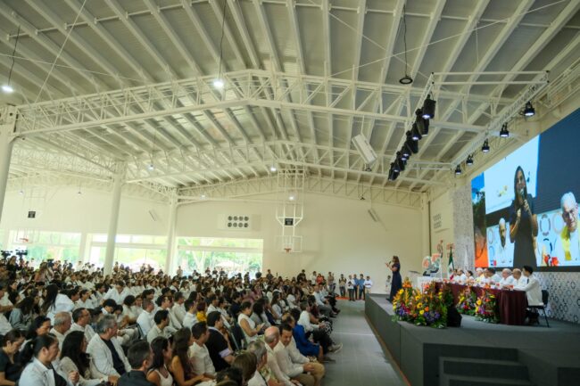 edificio de Ciencias de la Salud, Universidad Anáhuac Cancún, Mara Lezama