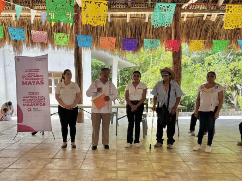 INMAYA entrega programa de apoyo a Dignatarios Mayas INMAYA entrega programa de apoyo a Dignatarios Mayas
