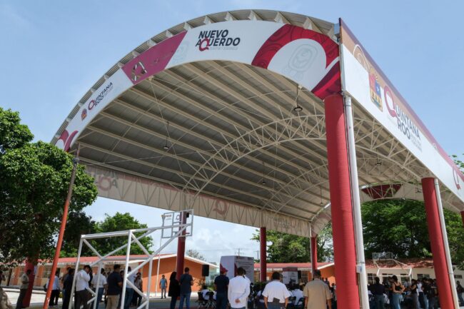 La escuela primaria “Forjadores de Quintana Roo” en Chetumal recibió un nuevo domo escolar entregado por Mara Lezama
