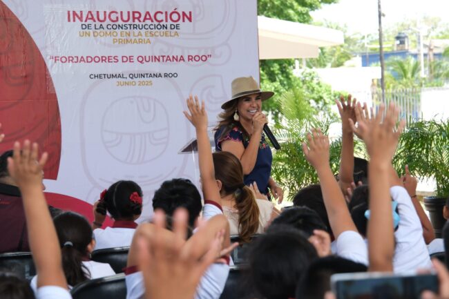 La escuela primaria “Forjadores de Quintana Roo” en Chetumal recibió un nuevo domo escolar entregado por Mara Lezama
