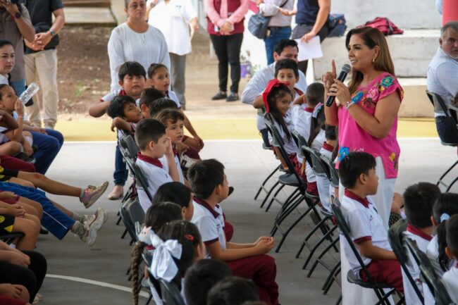 La primaria Santiago Pacheco Cruz de Chetumal ya tiene domo escolar. Mara Lezama cumple compromiso histórico.