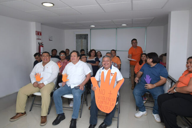 INMAYA organiza plática a colaboradores en el Día Naranja para combatir la violencia contra mujeres.