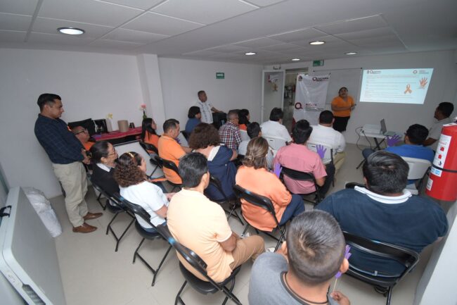INMAYA organiza plática a colaboradores en el Día Naranja para combatir la violencia contra mujeres.