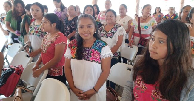 INMAYA, INPI, SEMUJERES y CONAFOR llevan a cabo un diálogo con artesanas y emprendedoras indígenas en la emblemática Cruz Parlante