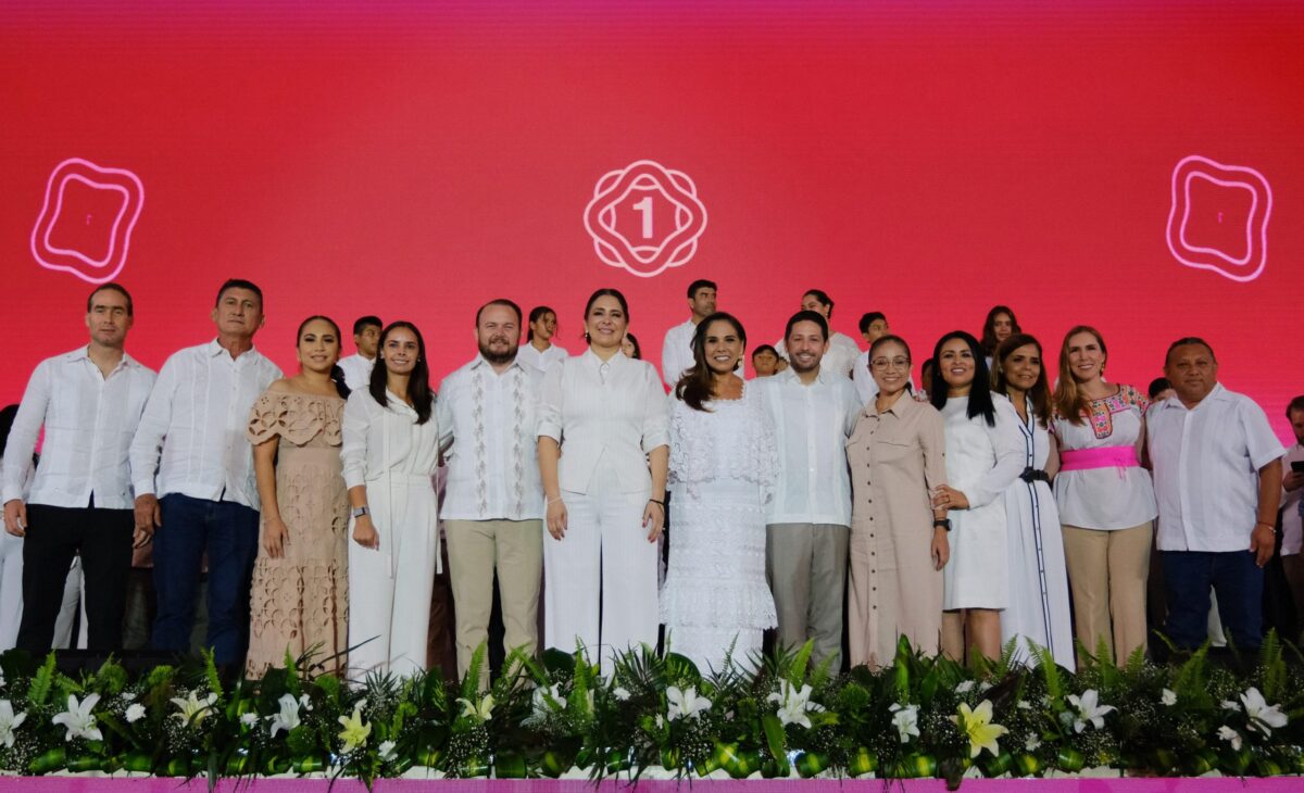 Estefanía Mercado presenta su 1er informe en Playa del Carmen