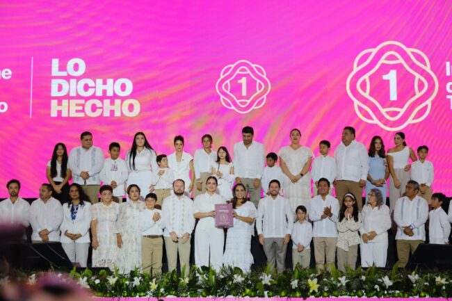 Estefanía Mercado presentó su 1er Informe de Gobierno Municipal 2024-2025 en Playa del Carmen con la presencia y apoyo de Mara Lezama