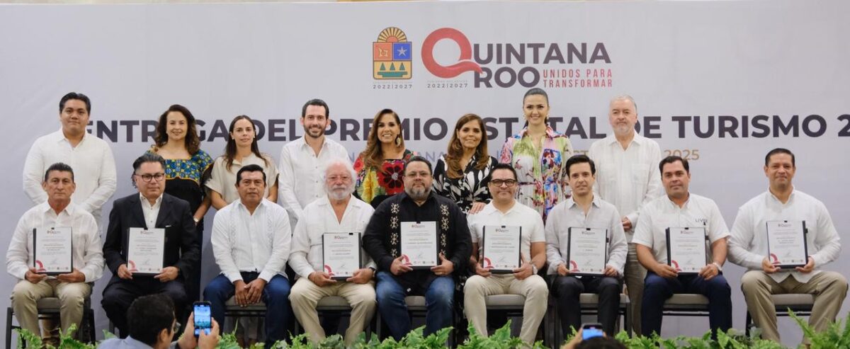 Mara Lezama entrega Premio Estatal de Turismo en Quintana Roo Mara Lezama entrega Premio Estatal de Turismo en Quintana Roo