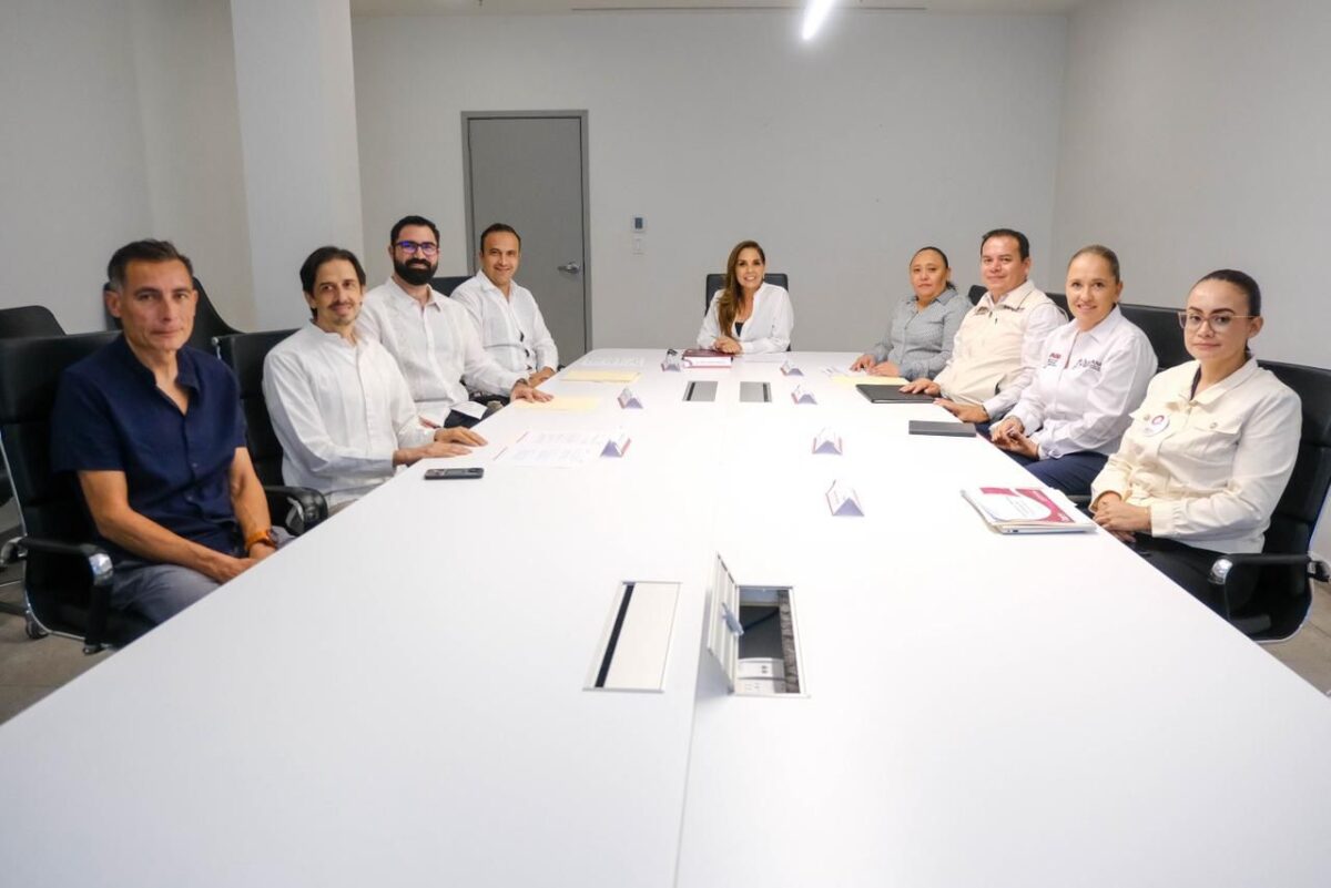 Mara Lezama sostiene acuerdos con el director del ISSSTE