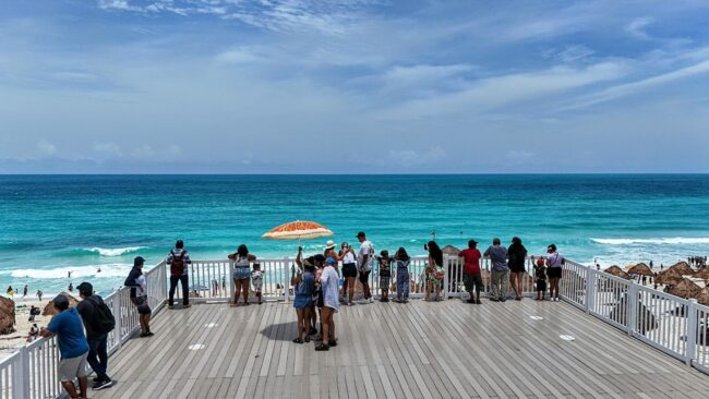 El Caribe Mexicano fortalece su liderazgo turístico en el Puente de Día de Muertos, informó SEDETUR a nivel local y SECTUR a nivel nacional