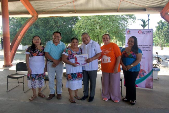 Entrega INMAYA certificados del taller de urdido de hamacas a mujeres mayas, impulsando el desarrollo de comunidades indígenas.