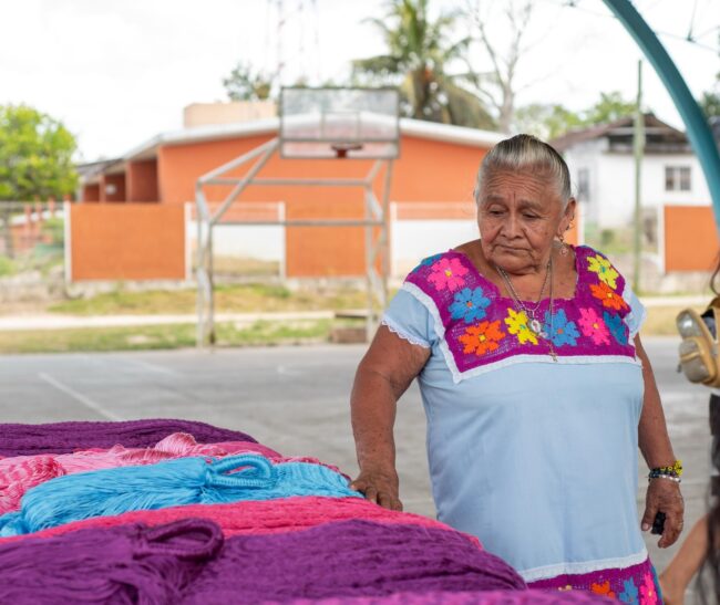 INMAYA impulsa la zona maya con entrega bastidores e hilos entre otras acciones durante el 2025 fortaleciendo autonomía y cultura productiva.