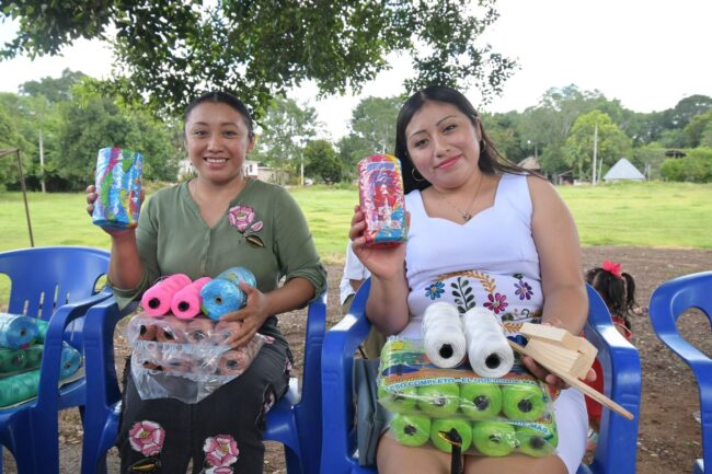 INMAYA impulsa la zona maya con entrega bastidores e hilos entre otras acciones durante el 2025 fortaleciendo autonomía y cultura productiva.