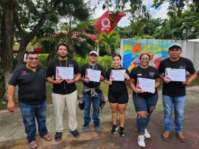 Taller Conociendo la Reserva de la Biosfera Isla Cozumel de la FPMC impulsa educación ambiental y conciencia juvenil en Cozumel.