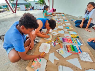 Taller Conociendo la Reserva de la Biosfera Isla Cozumel de la FPMC impulsa educación ambiental y conciencia juvenil en Cozumel.
