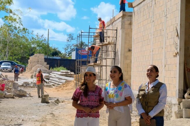 El Mercado Ejidal Municipal de Felipe Carrillo Puerto avanza al 50%, destacó Mary Hernández junto a Mara Lezama.