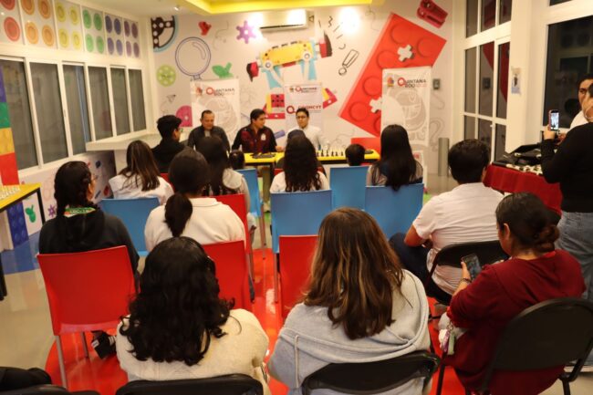 CODEQ y COQHCYT impulsan el Deporte Ciencia con la entrega de 25 tableros de ajedrez al Club Kaab Ajkáa en Chetumal.