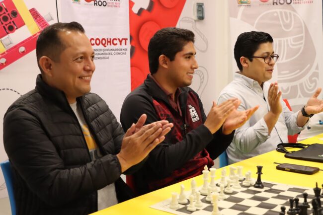 CODEQ y COQHCYT impulsan el Deporte Ciencia con la entrega de 25 tableros de ajedrez al Club Kaab Ajkáa en Chetumal.