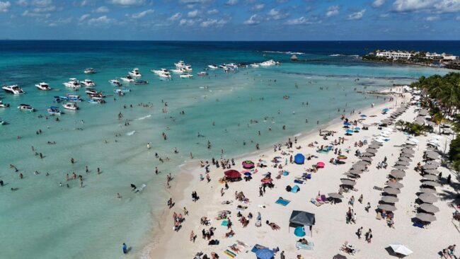 Vista aérea de playas de Cancún