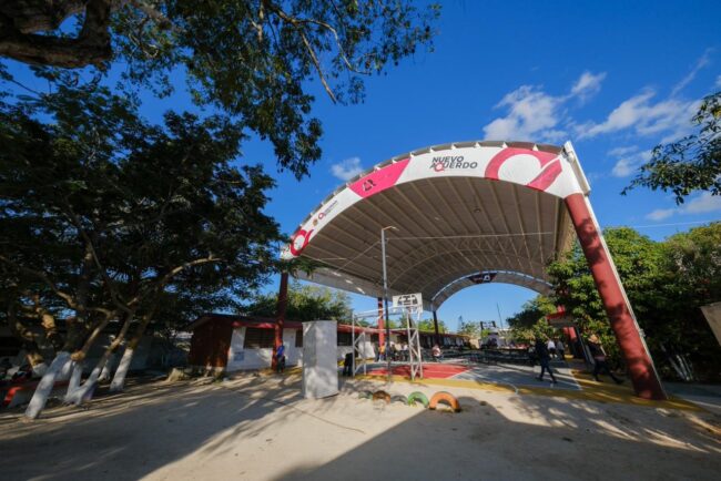 Inauguración de la obra en la primaria Enrique Estrella Oxté. Mara Lezama entrega domo escolar en Rancho Viejo.