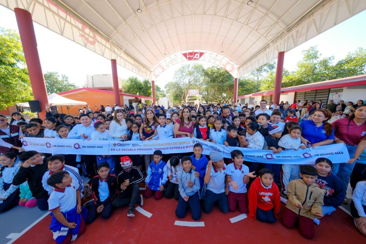 Inauguración de obra en la primaria Enrique Estrella Oxté