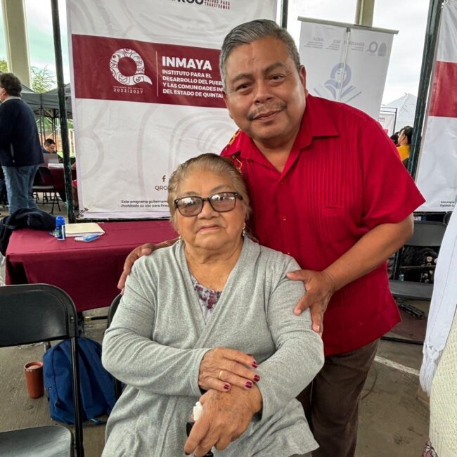 Apoyo de movilidad y entrega de bastones por INMAYA en la Caravana del Bienestar en Chetumal para adultos mayores.