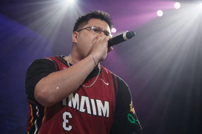 Freestyle urbano hoy: exponentes claves y su impacto cultural y en Lol Magazine queremos conocer más de este movimiento.