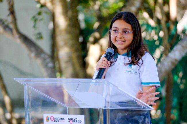 Inaugura Mara Lezama domo en el Cobach plantel Ciudad Mujeres, en la zona continental de Isla Mujeres, obra a cargo de la SEOP