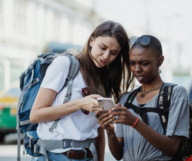 Apps de housing para viajar desde México: intercambios culturales seguros y económicos.