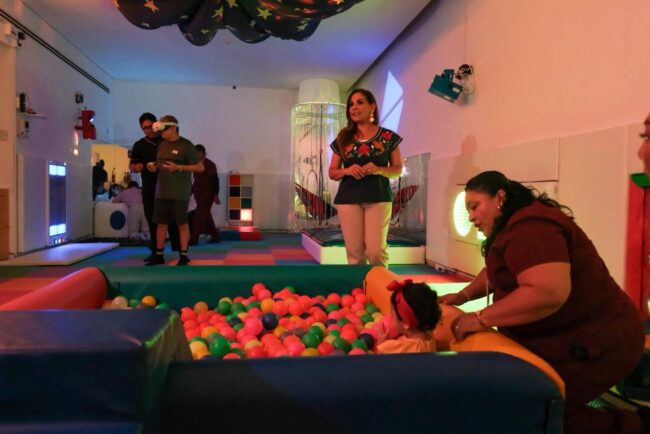 Mara Lezama encabeza la inauguración del cuarto multisensorial CEMS del CRIQ mediante la coordinación de Vero Lezama del Sistema DIF estatal.