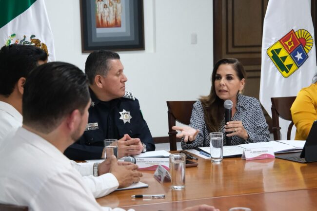 Mara Lezama encabezó la sesión de instalación y toma de protesta de la Junta de Gobierno de la Universidad de Ciencias y Disciplinas de la Seguridad de Quintana Roo, y del Rector Jesús Antonio Lara Mata, e instalan las Licenciaturas en Seguridad Ciudadana y Construcción de Paz y en Criminología