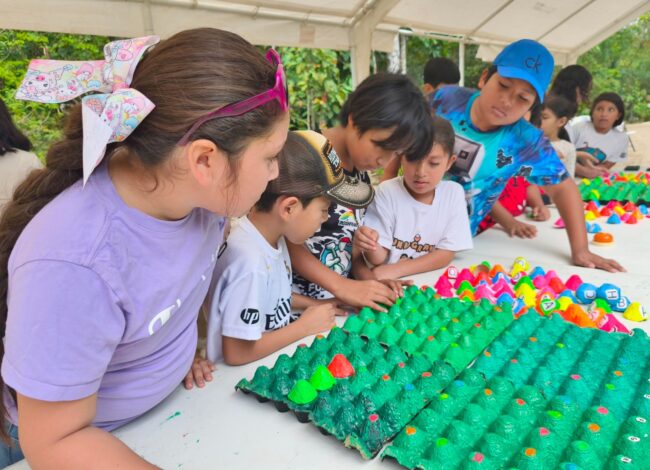 Descubriendo la Naturaleza en Cozumel con actividades lúdicas y recorridos guiados de la FPMC y PAS en el Parque Urbano Corazón.