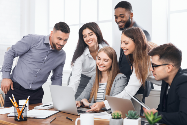 La IA en tu carrera universitaria, es importante si ya decidiste qué estudiar,: aprende a volverte más competitivo en el mercado laboral.