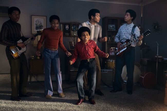 Michael, la biopic de Michael Jackson, divide a la crítica y conquista al público. Conoce su impacto en taquilla, música y tendencia...