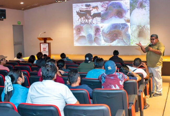 Capacitación a guías de turistas para la interpretación del patrimonio Biocultural de Cozumel por la FPMC, promover la conservación.