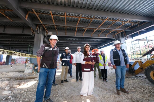 Mara Lezama supervisó el Hospital General del ISSSTE en Chetumal, que registra 42% de avance y beneficiará a más de 200 mil personas.
