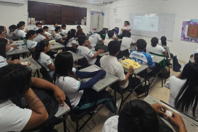 INMAYA impulsa la salud mental juvenil en Bacalar con pláticas sobre ciberacoso, bienestar emocional y prevención digital.
