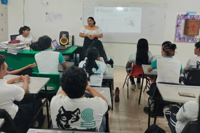 INMAYA impulsa la salud mental juvenil en Bacalar con pláticas sobre ciberacoso, bienestar emocional y prevención digital.