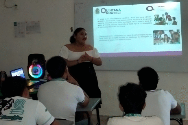 INMAYA impulsa la salud mental juvenil en Bacalar con pláticas sobre ciberacoso, bienestar emocional y prevención digital.