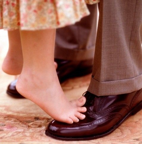 Pregúntale a tu madre. Descubre las señales de que te pareces a tu papá y por qué heredamos hábitos, frases y manías familiares ...