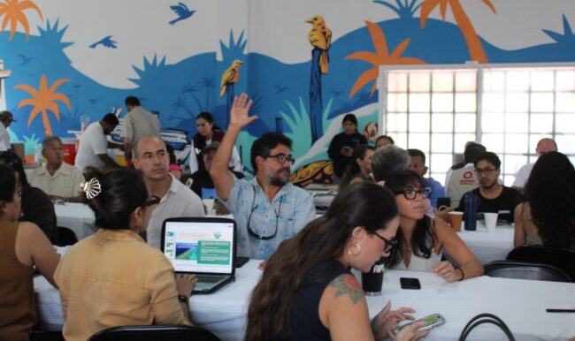 Turismo sustentable en Mahahual avanza con mesas de trabajo entre SEMA y SEMARNAT para impulsar un desarrollo ordenado y proteger el medio ambiente.