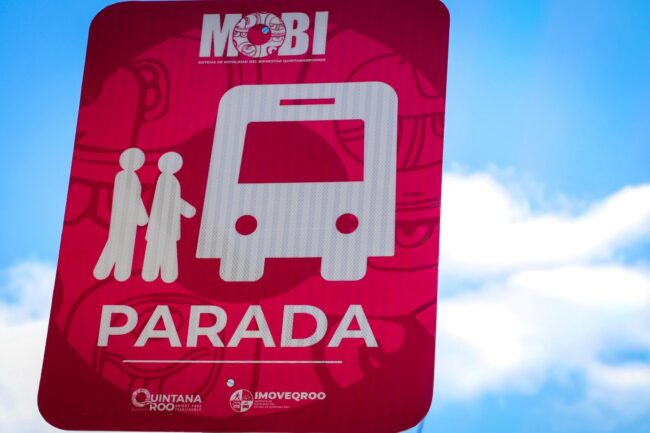 MOBI avanza con nuevos paraderos oficiales en Cancún y Chetumal. IMOVEQROO fortalece la movilidad segura, moderna y eficiente.