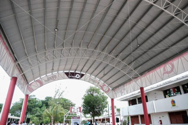 Domo en Conalep Cancún III ya es una realidad. Mara Lezama y la SEOP entregan obra esperada por 18 años para 987 estudiantes.