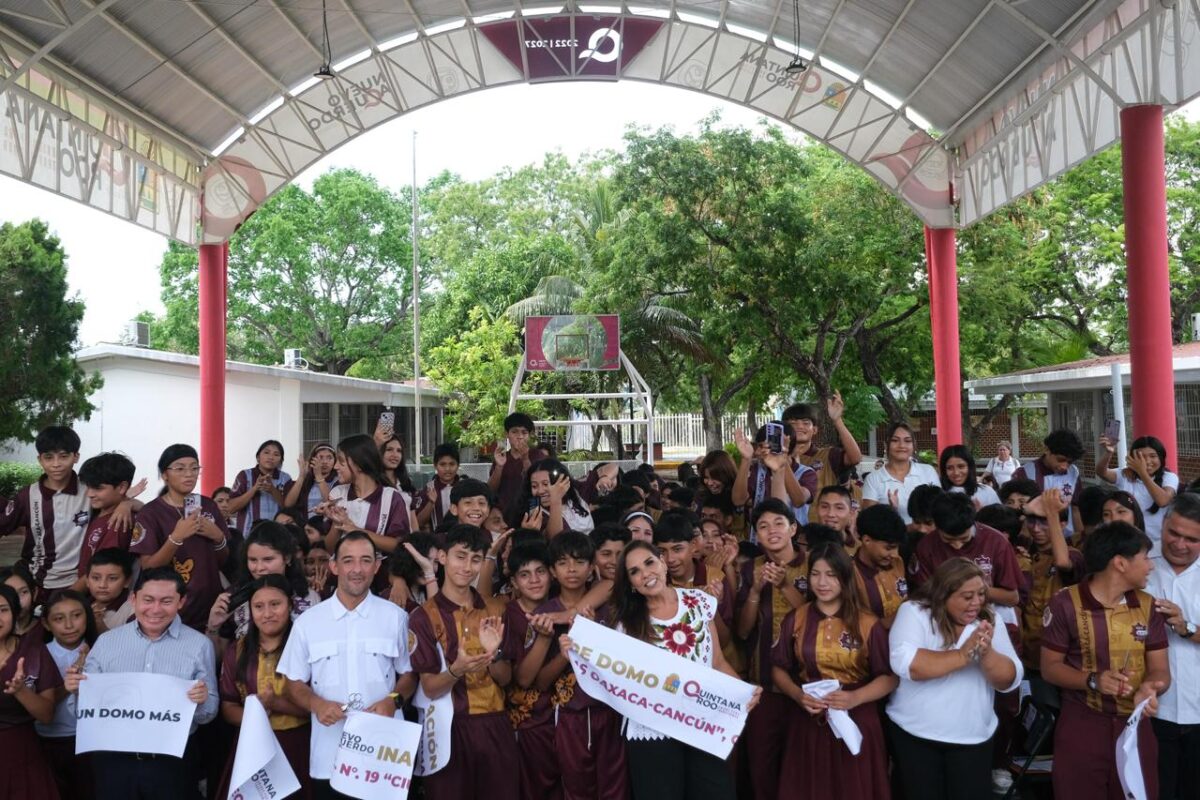 Mara Lezama entrega domo a secundaria Técnica 19 Mara Lezama entrega domo a secundaria Técnica 19